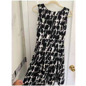 Ellen Tracy black and white patterned dress